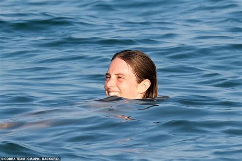 maya hawke bikini|Maya Hawke Shows Off Curves In Bikini During Beach Day in。